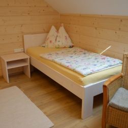 Kinderzimmer DG  (3).JPG